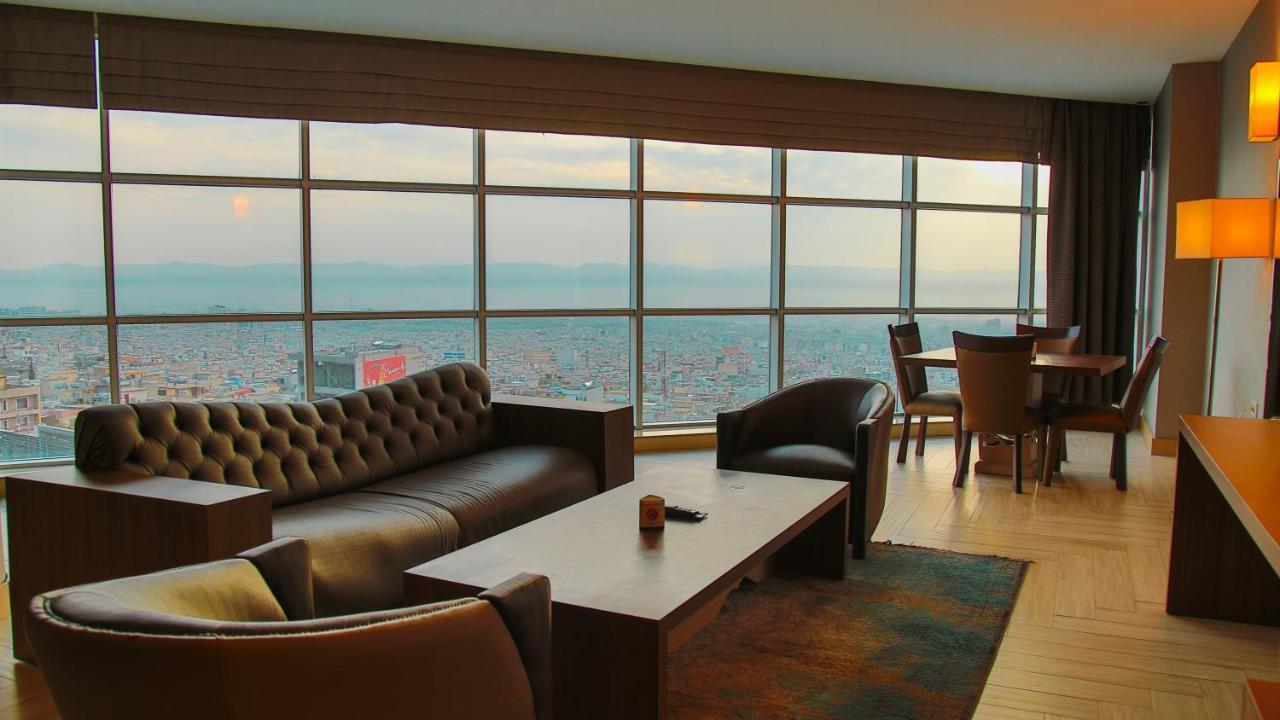 Titanic Hotel & Spa スレイマニヤ エクステリア 写真 A suite at the hotel