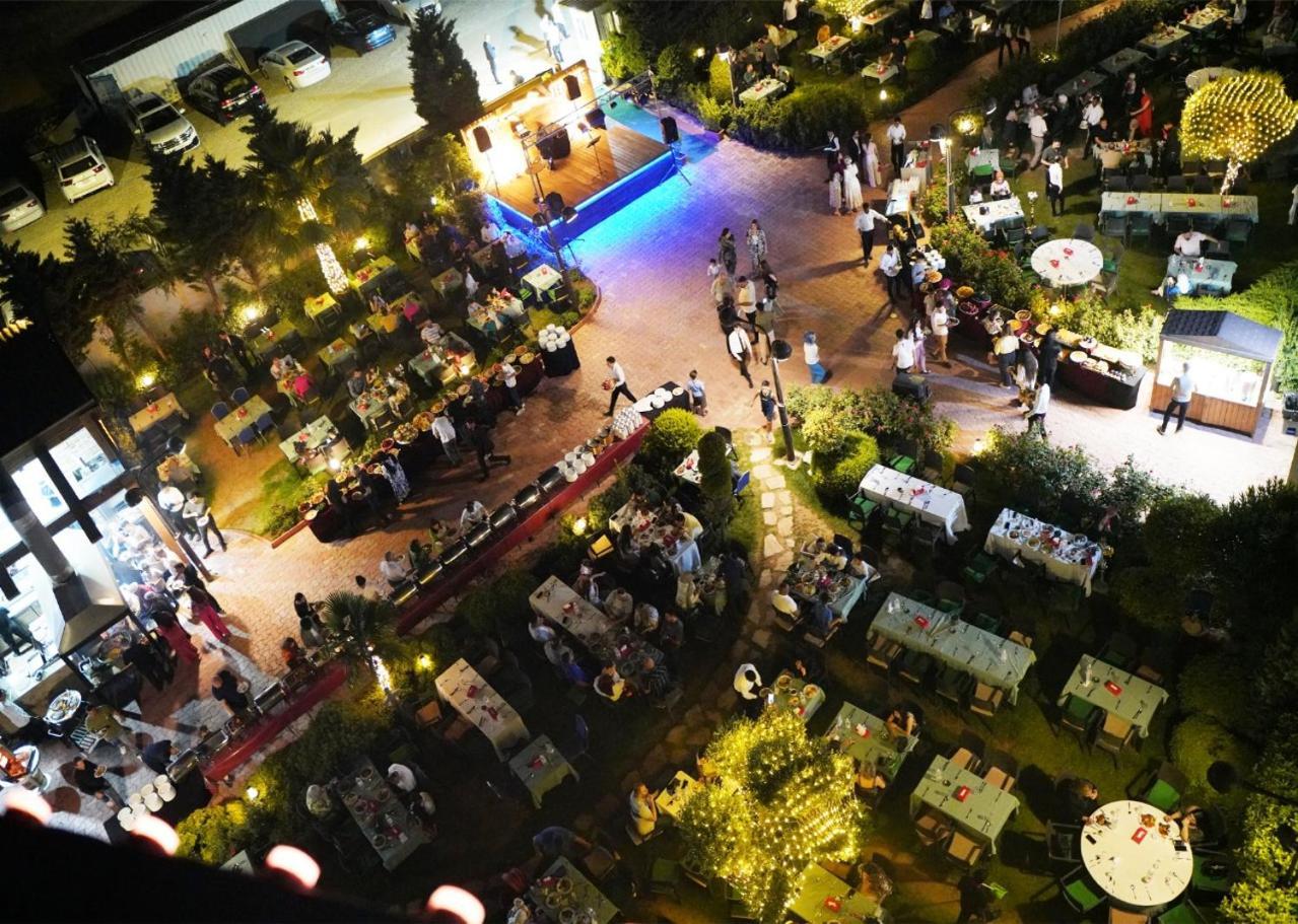 Titanic Hotel & Spa スレイマニヤ エクステリア 写真 Aerial view of the 2015 edition of the festival